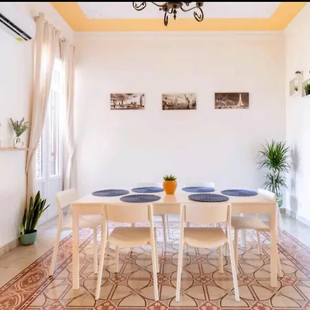 Merlo House - Inside The Historical Center בית נופש *