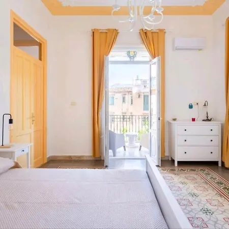בית נופש Merlo House - Inside The Historical Center *